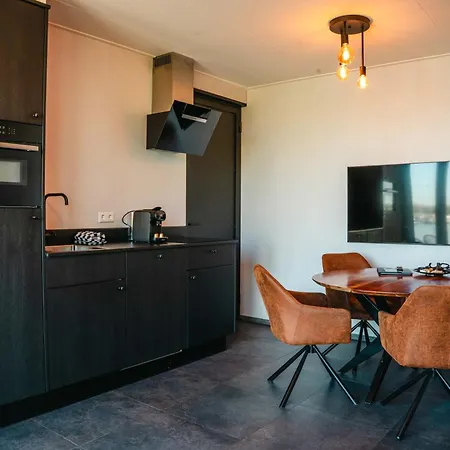 Hotel Biesbosch 4*